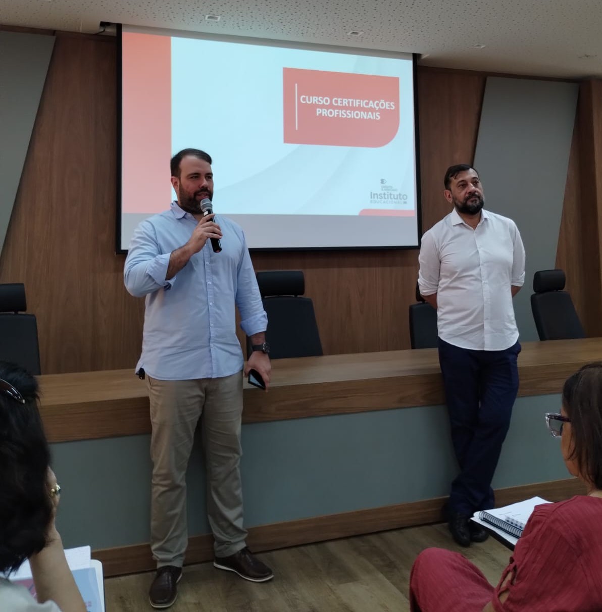 Sessão de treinamento presencial